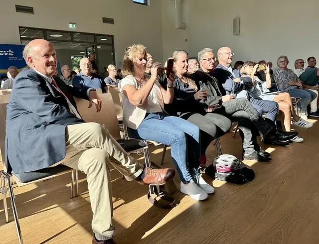 Gäste im Saal (v. li.): Christoph von Spesshardt, Sandra Lemmermann, Corinna Lange, Kai Seefried, Christoph Grimm  | Foto: evb