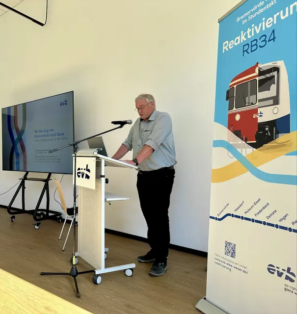 Deinster Bürgermeister Jörg Müller  | Foto: evb
