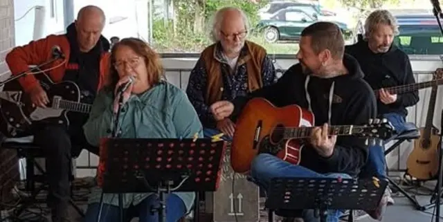 Die Band Headlight spielt am Freitag auf der Rampe | Foto: Kaufhaus mit Herz