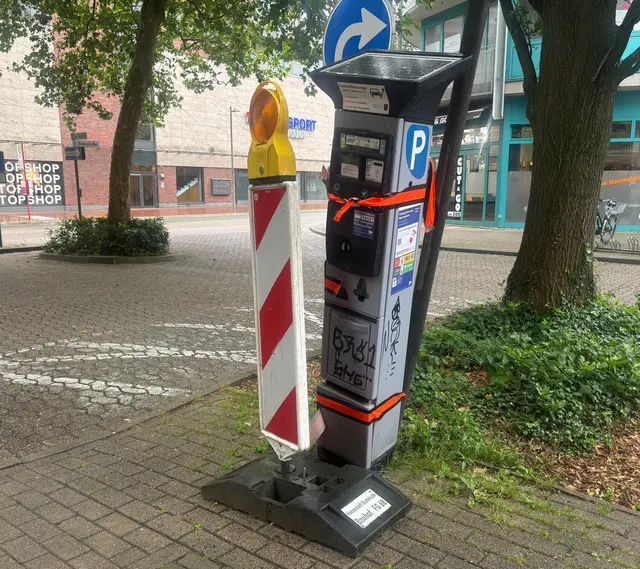 Die Parkuhr vor Möbel Dreyer wird erst im Oktober repariert | Foto: sts