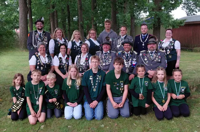 Der neue Hofstaat des Schützenvereins Wedel | Foto: Schützenverein