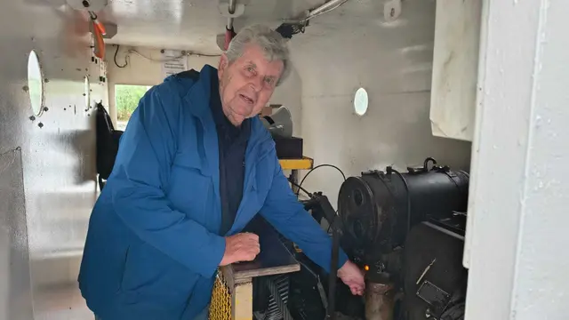 Horst Schimkatis erläutert die historische Technik | Foto: sb