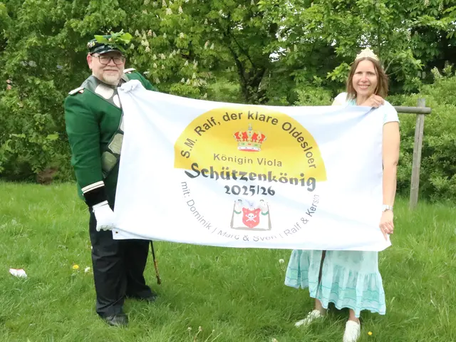 Das Königspaar Ralf Ende und Viola Ende-Bredemeier hat sogar eine eigene Fahne | Foto: Bianca Krause