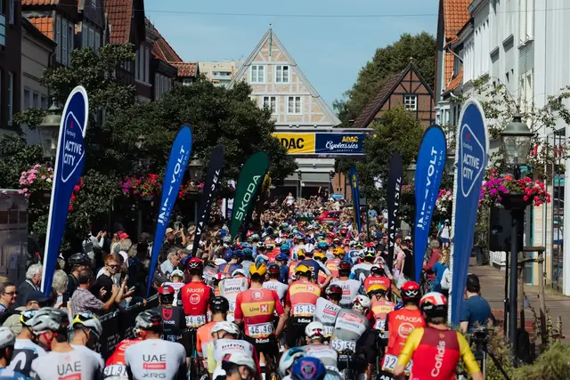 Cyclassics: Start der Profis in Buxtehude | Foto: Marcel Hilger