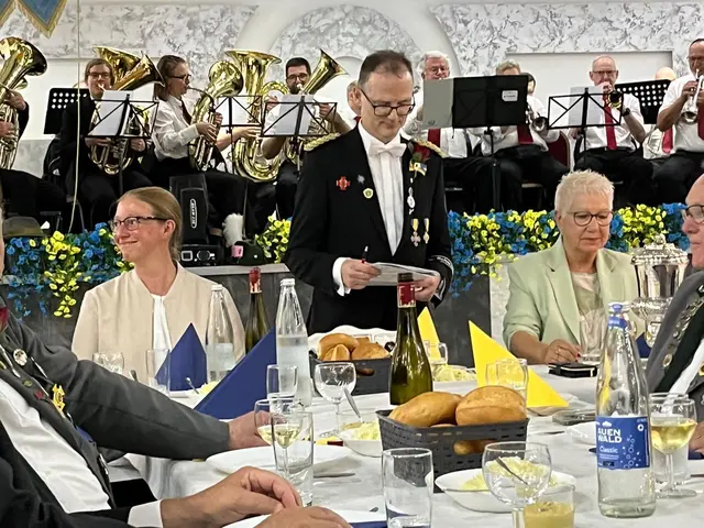 Bürgermeisterkandidatin Katharina Mewes (li.) zu Gast beim Königsfrühstück | Foto: Katharina Mewes