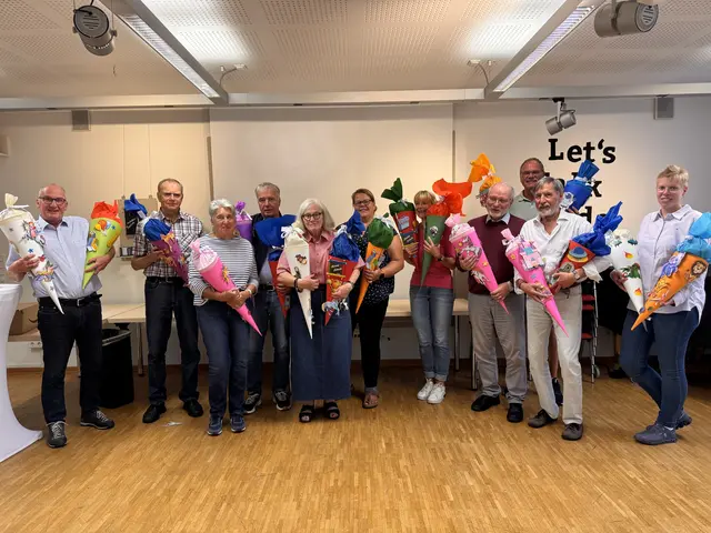 Die 18 gebastelten Schultüten werden vom Rotary Club Buxtehude an Schulanfängerinnen und Schulanfänger von der Tafel | Foto: Rotary Club Buxtehude