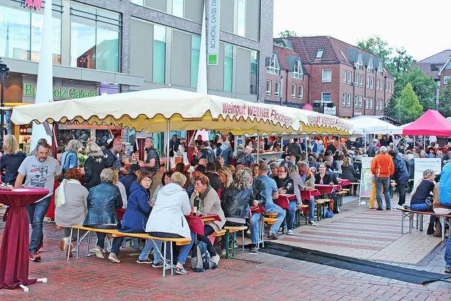 Der Peets Hoff verwandelt sich an vier Tagen wieder zu einem gemütlichen Weindorf | Foto: Axel-Holger Haase