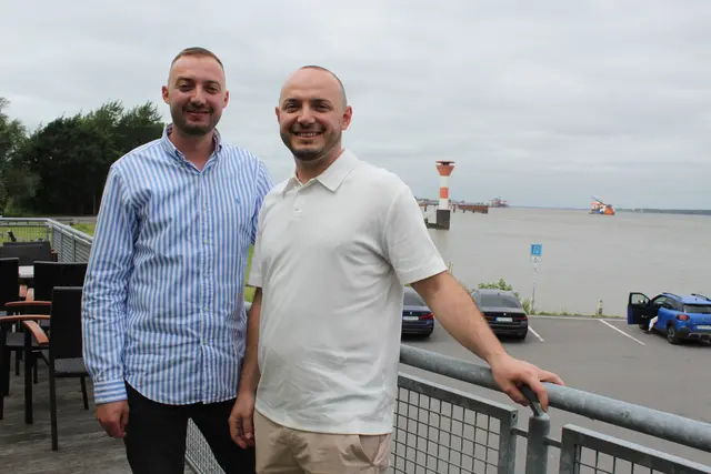 Bajran (li.) und Ergys Palushi sind die neuen Pächter des Elbblick am Stadersand | Foto: sb