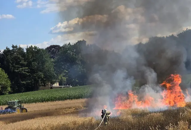 Die Feuerwehr hatte viel zu tun, um das Feuer zu löschen | Foto: Pressestelle Feuerwehr Seevetal