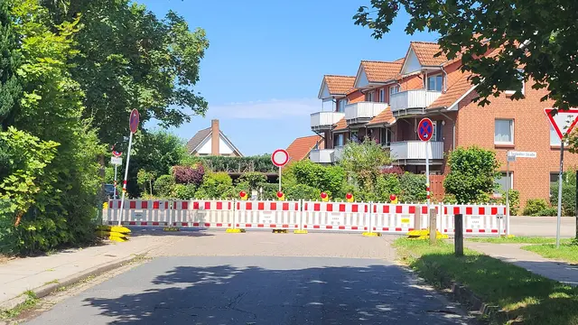 Deutlicher geht eine Absperrung nicht. Hier vom Glüsinger Weg in Richtung Todtglüsinger Straße | Foto: sh