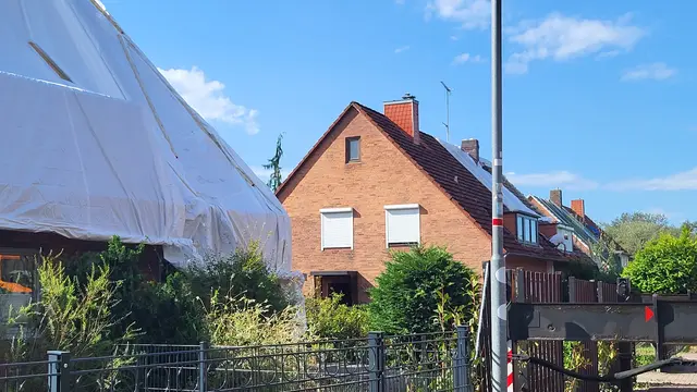 Die Neue Straße in Heidenau - kein Dach blieb heil | Foto: sh