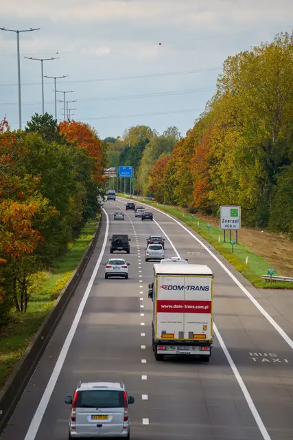 An bundesweit uneinheitlichen Feiertagen sollte das LKW-Fahrverbot abgeschafft werden | Foto: Maarten Ceulemans