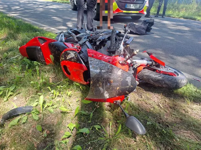 Schwerer Verkehrsunfall zwischen Ohrensen und Helmste-Sandkrug | Foto: Polizeiinspektion Stade