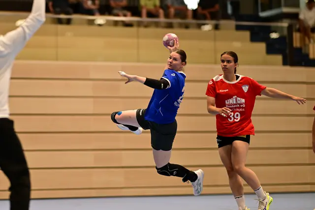 Der BSV siegt im ersten Test der neuen Saison gegen Rostock | Foto:  Felix Weißberg/DerSportfotograf.