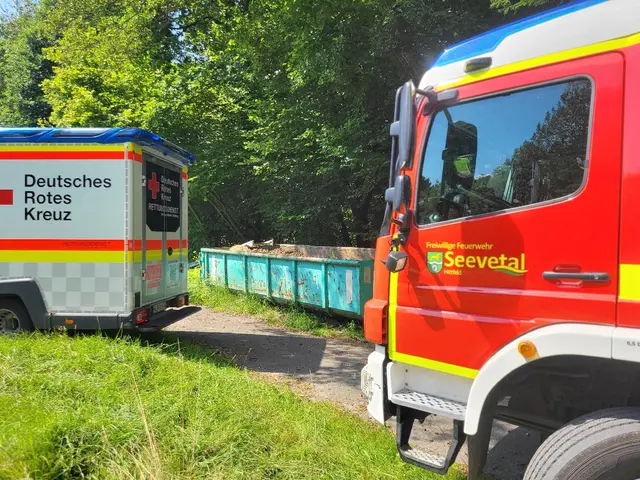 Feuerwehr und Rettungsdienst waren schnell vor Ort | Foto: Andreas Feldtmann