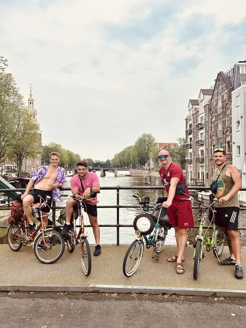 "Tour de Klapp" in Amsterdam: Torge (v. li.), Nor, Basti und Jonas | Foto: privat