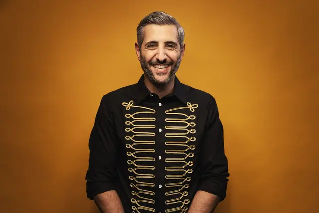 Michel Abdollahi liest in den Winsener Stadthalle | Foto: Marc Huth