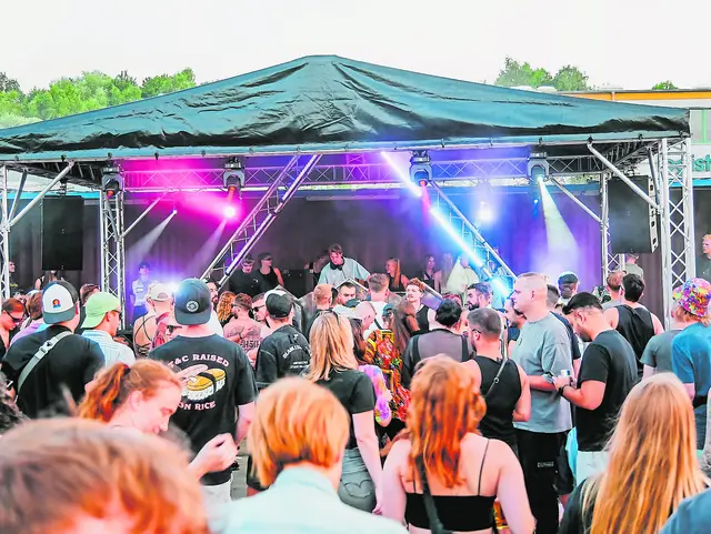 Es gibt fünf Bühnen für die DJs | Foto: Drive By Fotoshootings