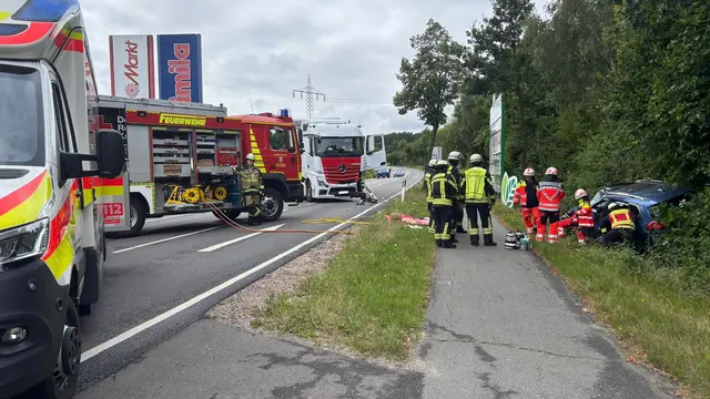 Die Einsatzkräfte stimmten das Vorgehen eng mit dem Rettungsdienst ab | Foto: Feuerwehr Buchholz