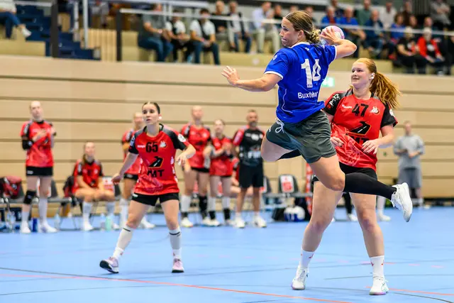 Carina Senel im Sprungwurf | Foto: Jürgen Wittholt