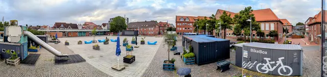  Der Platz ist menschenleer | Foto: jd