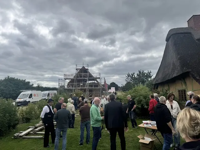Zahlreiche Gäste nahmen an dem Richtfest teil | Foto: Jens Dreier