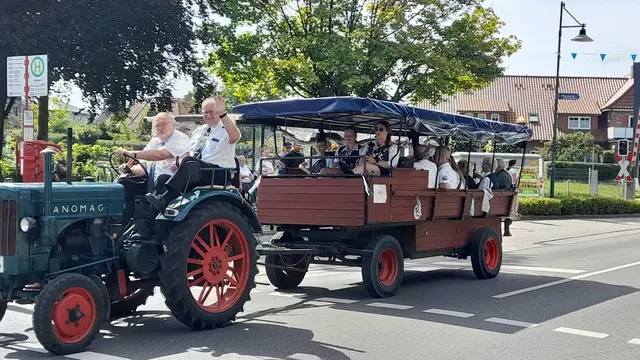  Seniorenwagen für den Großen Festumzug | Foto: Anja Gienke