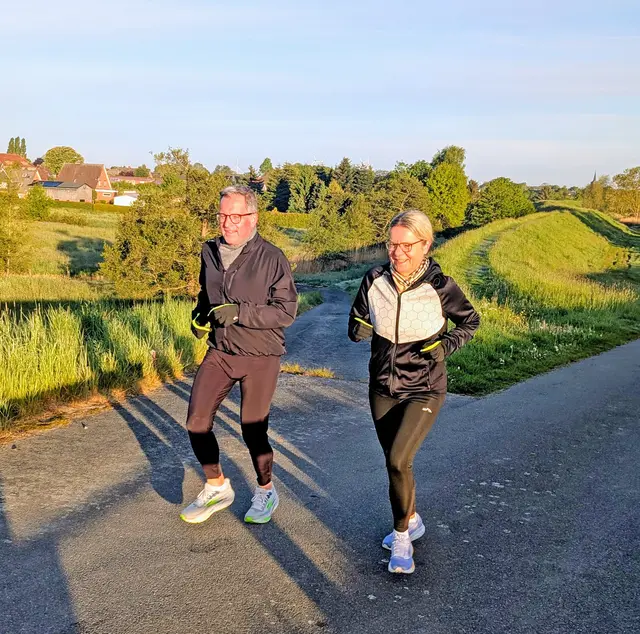 Wenn es zeitlich passt, absolvieren Julia und Kai Seefried ihre Laufrunden gemeinsam | Foto: jd