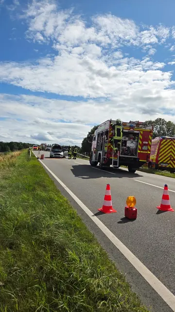 Die Feuerwehr sicherte die Unfallstelle | Foto: Feuerwehren der Samtgemeinde Horneburg