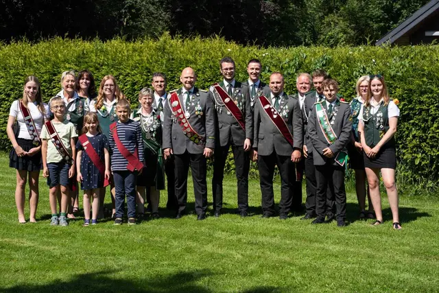 Der scheidende Hofstaat aus Krummendeich | Foto: Dorfgemeinschaft