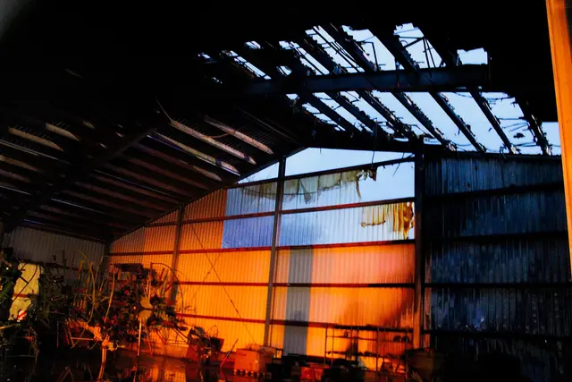 Der Brandbereich in der Halle – an dieser Stelle wurde auch die PV-Anlage zerstört | Foto: Feuerwehr Stade