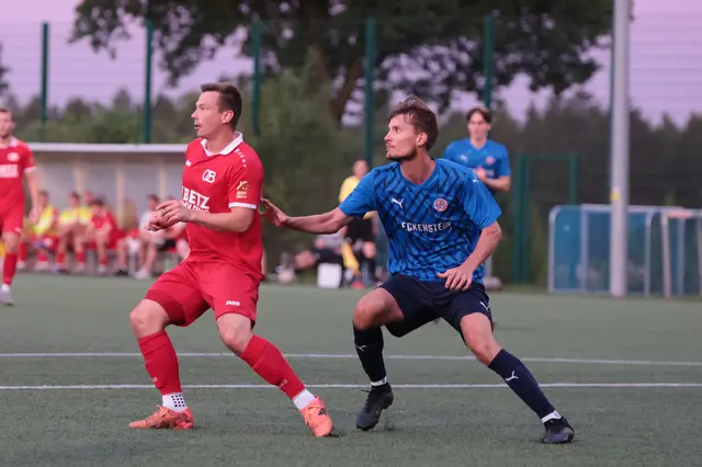 Im Freundschaftsspiel gegen Ahlerstedt-Ottendorf kam Dominik Fornfeist (links) bereits eine Halbzeit zum Einsatz | Foto: ks