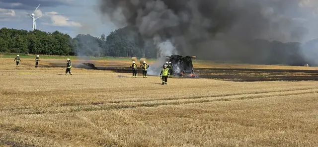Die Feuerwehr im Einsatz | Foto: Feuerwehr