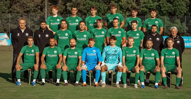 Das Team des MTV Borstel-Sangenstedt für die kommende Saison (obere Reihe, v.li.): Mika Pätzel, Fabian Flegel, Erik Hatje, Julian Ramsch, Timo Wieberneit, Jacob Braun und (Mitte, v.li.): Obmann Peter König, Trainer Lukas Pägelow,   
Finn Klöpper, Christopher Blunk, Laurin Geffert, Bastian Wohler, Lukas Kölm, Co-Trainer Jan Hinrichsen, Torwarttrainer Jörg Nowostawski sowie (vonre v.li.): Till Möritz, Marvin Mißfeld, Luca Meyer, Marlon Koops, Luca Weber, Leon Langer, Phillipp Gruhn , Jonah Schneider | Foto: MTV Borstel-S.