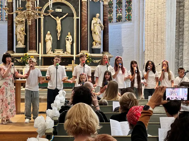 Ein ukrainischer Kinderchor trat bei der Andacht auf | Foto: Daniel Beneke