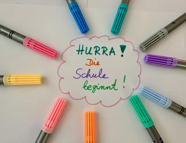 Bunte Stifte für den Schulstart.  | Foto: C. Wöhling
