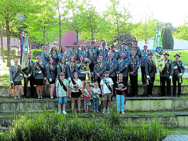 Der scheidende Hofstaat des Schützenvereins Bützfleth | Foto: Schützenverein