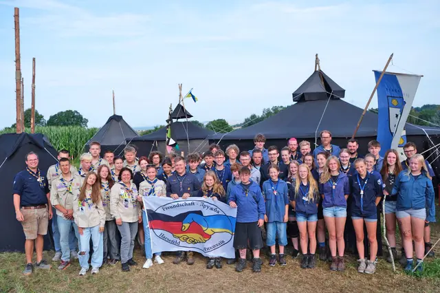 Die Harsefelder Pfadfinder (blaue Kluft) mit ihren ukrainischen Gästen auf dem BdP-Bundeslager | Foto: Stamm Horse