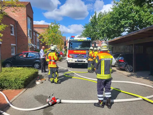 Die Feuerwehr sicherte die Wohnung, in dem der Brandmelder aktiv war | Foto: A. Feldtmann, Pressesprecher der FF Hittfel