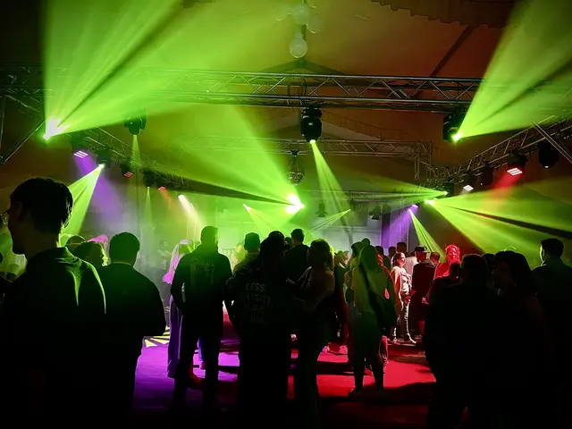 Lautlos wird in der Silent Disco getanzt | Foto: Verein
