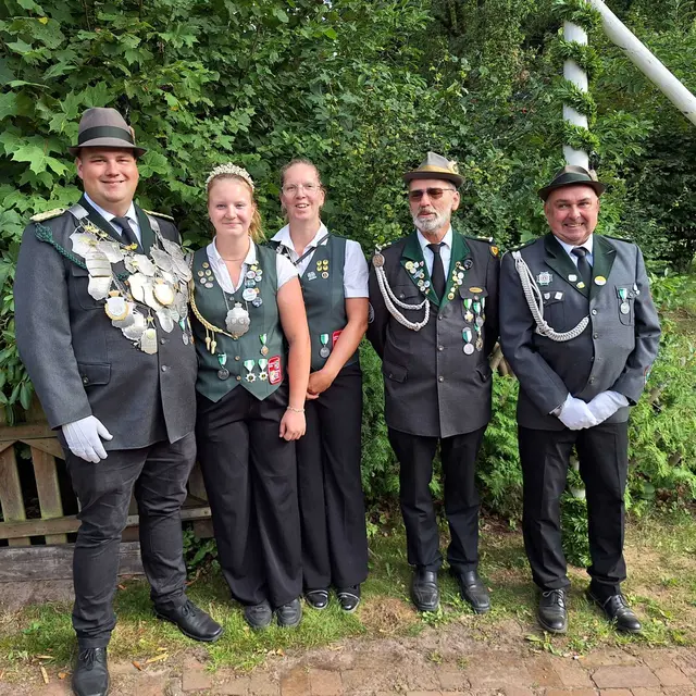 Ein letztes Mal noch präsentieren - am Montag findet die Proklamation des neuen Schützenkönigs statt | Foto: Verein