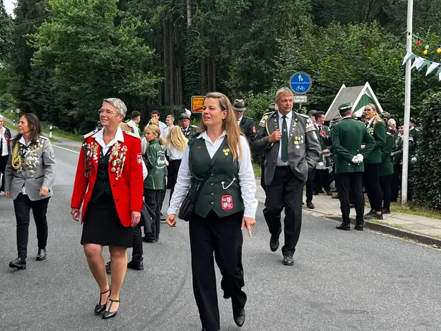 Auf dem Weg zum Festplatz | Foto: Verein