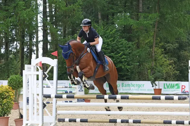 Vereinsmitglied Janna Petersen mit ihrem Pferd Best Liqueur | Foto: Chrissi Jahnke