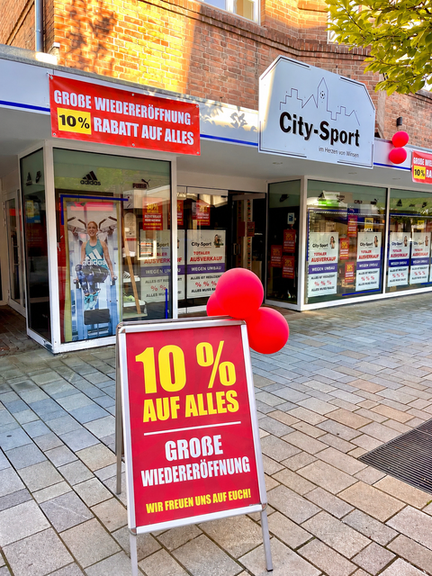 Nach dem Ausverkauf und Umbau folgt nun die große Wiedereröffnung bei City-Sport in Winsen | Foto: Gunnar Pries