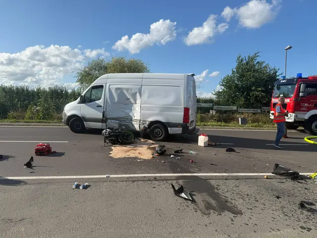 Die Feuerwehr sicherte die Unfallstelle | Foto: Polizeiinspektion Stade