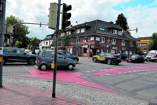 Eine defekte Ampelanlage sorgt bei zahlreichen Straßenverkehrsteilnehmern für Verwirrung | Foto: Axel-Holger Haase