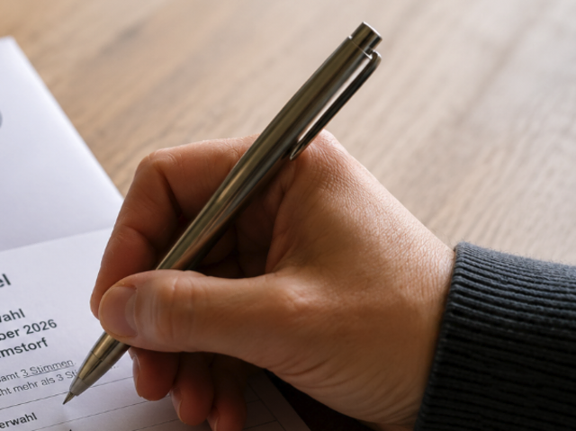 Die Briefwahl in Neu Wulmstorf startet am 19. August. Die Unterlagen können bereits vorab online beantragt werden | Foto: KI-generiert