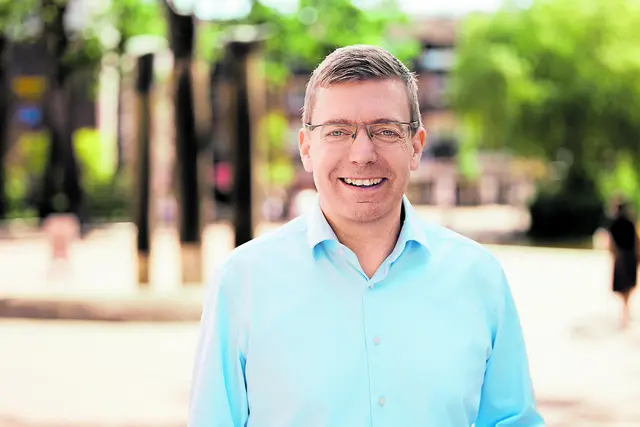Dirk Hirsch im Gespräch mit dem WOCHENBLATT | Foto: Markus Schwarze