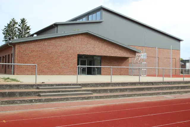 Die neue Dreifeldhalle am Tostedter Schulzentrum ist fertig und wird seit dem neuen Schuljahr genutzt | Foto: Landkreis Harburg