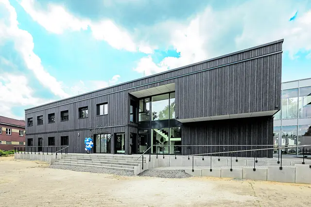 Das neue Gebäude erweitert das IHK-Bildungszentrum um moderne Seminar- und Prüfungsräume | Foto: IHK / Jörg Struwe